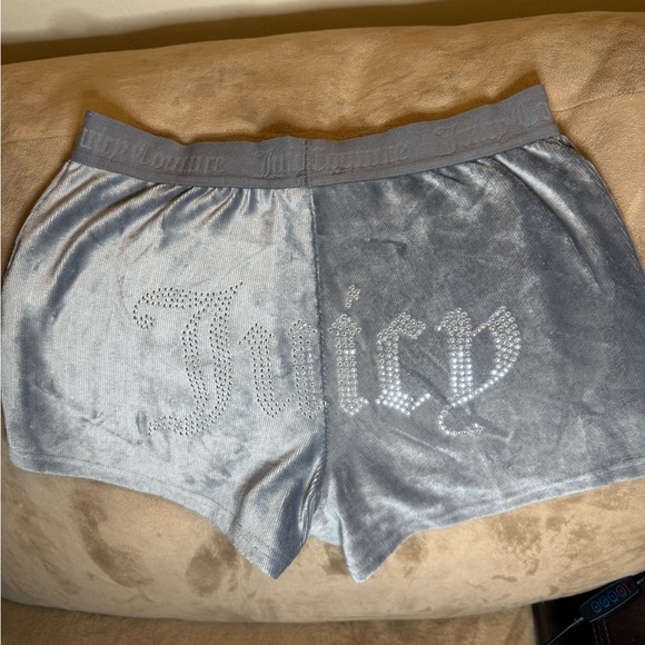 **2 4 PRICE OF ONE:))** Juicy Couture Women’s Size Small Gray Velour Shorts JCT - Picture 4 of 7
